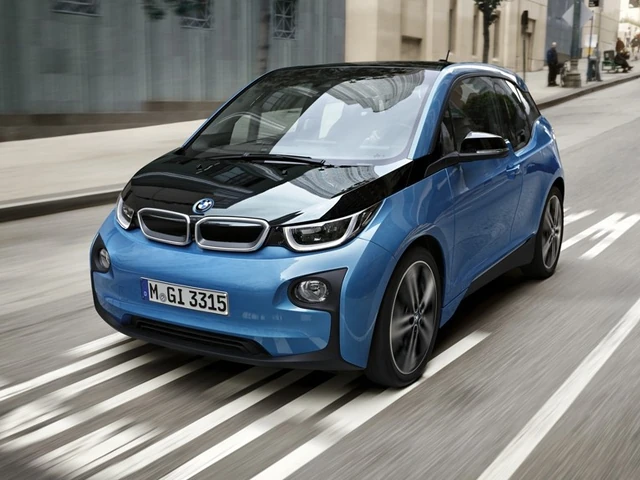 Ремонт батареї електромобіля BMW i3