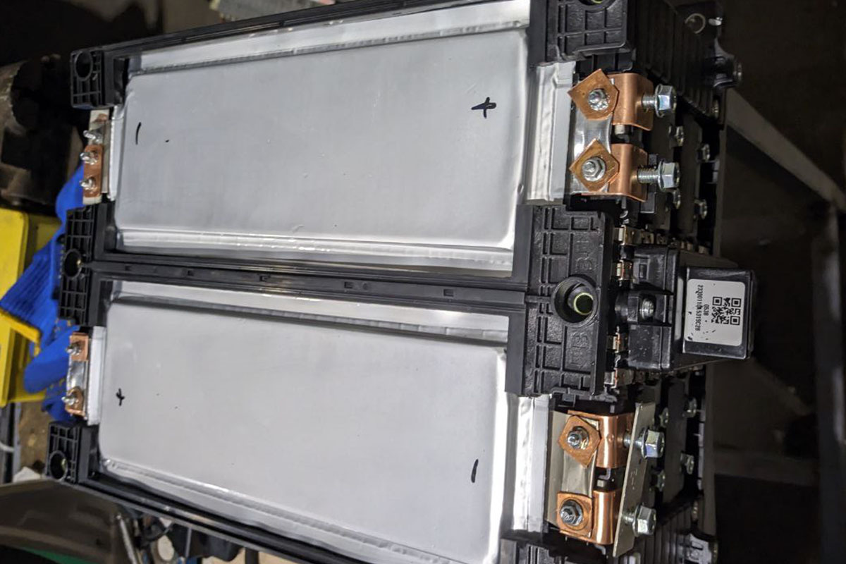 Замена аккумуляторных элементов ВВ батареи Kia Soul EV